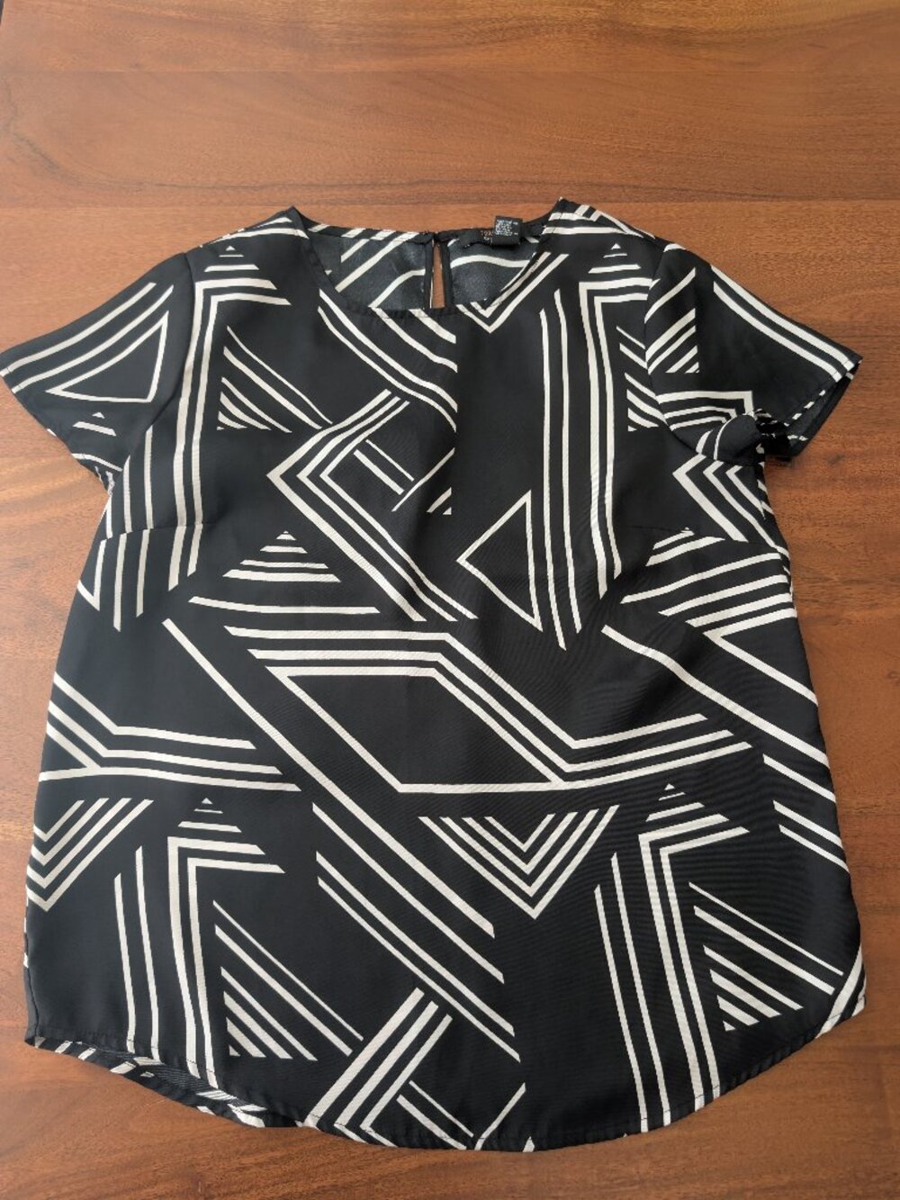 Forever 21 Contemporary Geometric Print Blouse – Size Small
